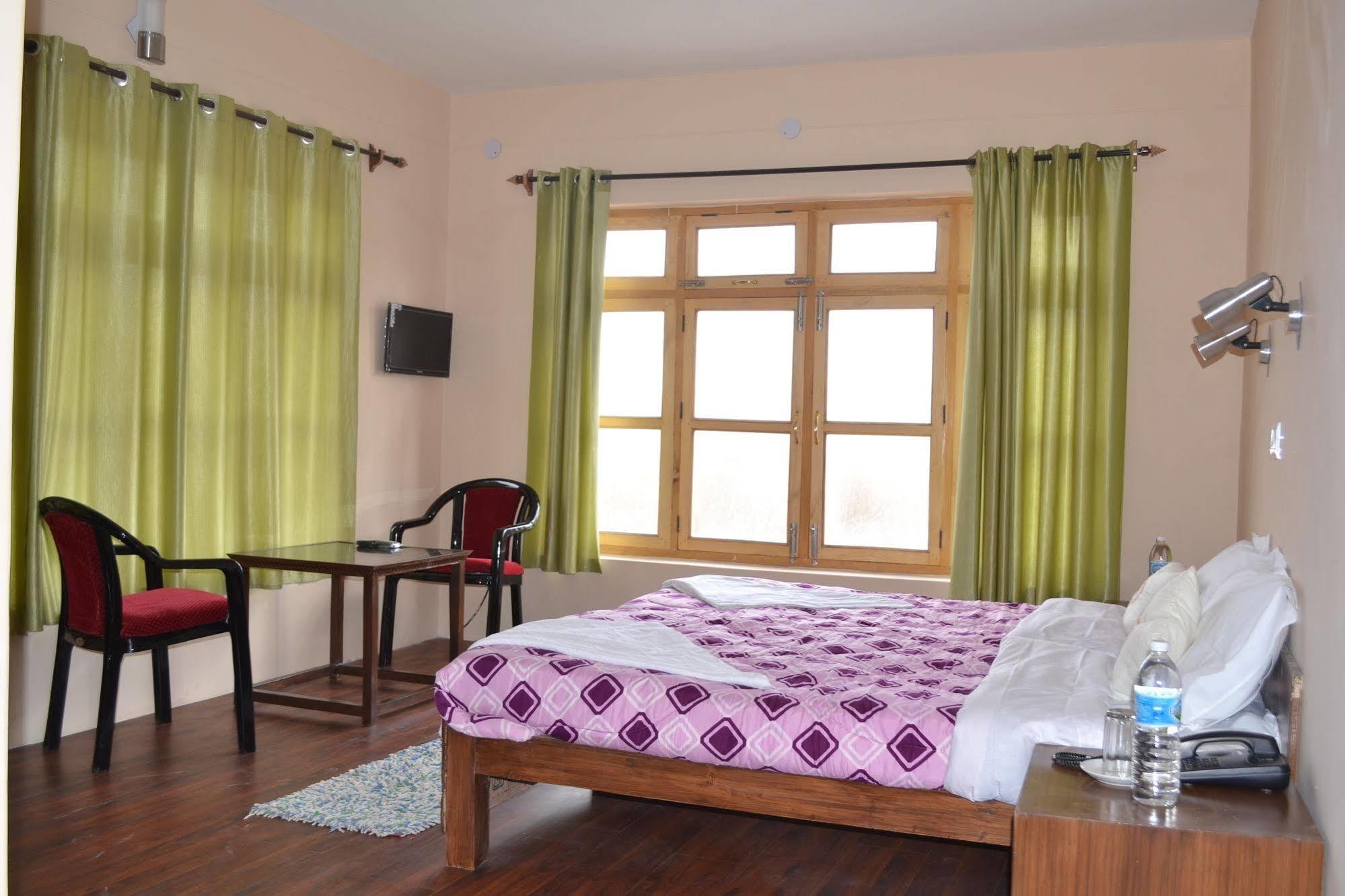 Hotel Ladakh Heaven Leh Buitenkant foto